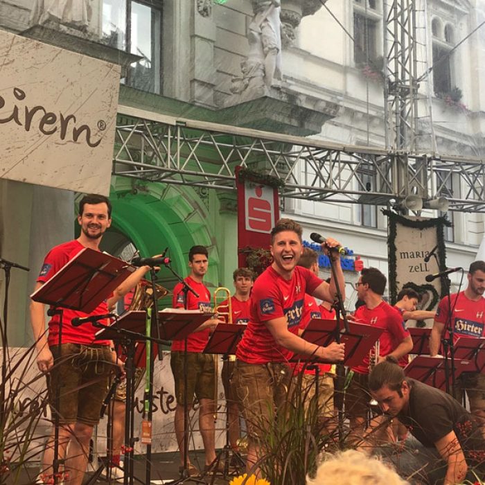 8c5c351e-af85-49d4-a42a-1345d8216394